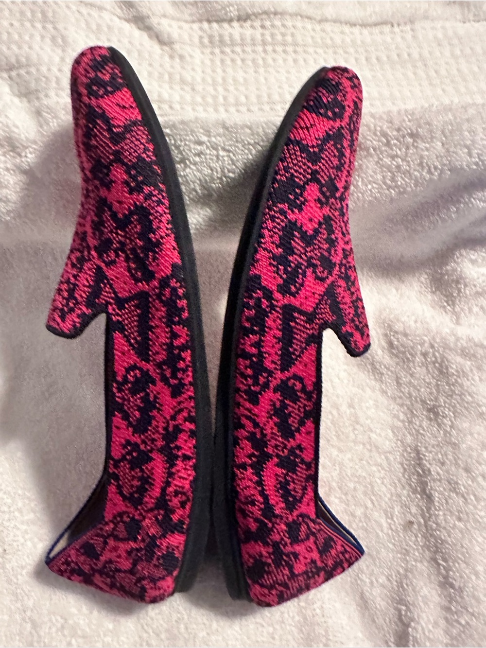 Rothy’s The Loafer Shoes- NIB- Fuchsia Navy
Snake Print- 9 - Picture 4 of 7